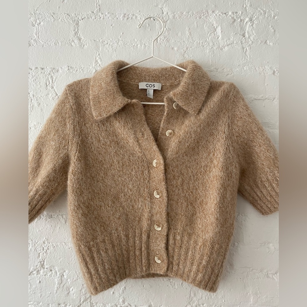 Short sleeve sweater